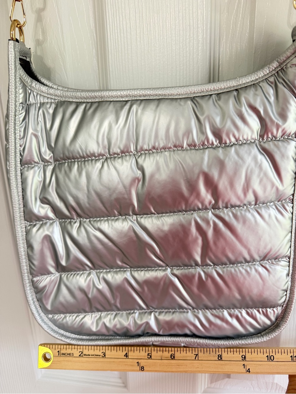 NWT UNNI Silver Metallic Puffer Crossbody Bag Quilted Lightweight Purse - Picture 5 of 8